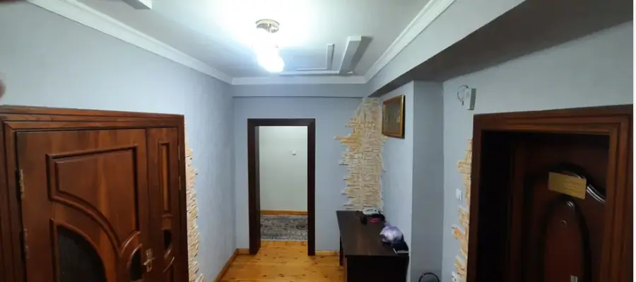 Продается 4-комнатная квартира − 140 м²