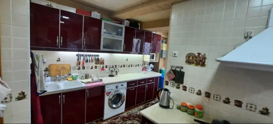 Продается 4-комнатная квартира − 140 м²