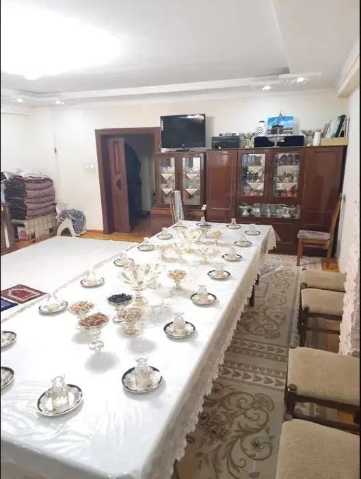 Продается 4-комнатная квартира − 140 м²