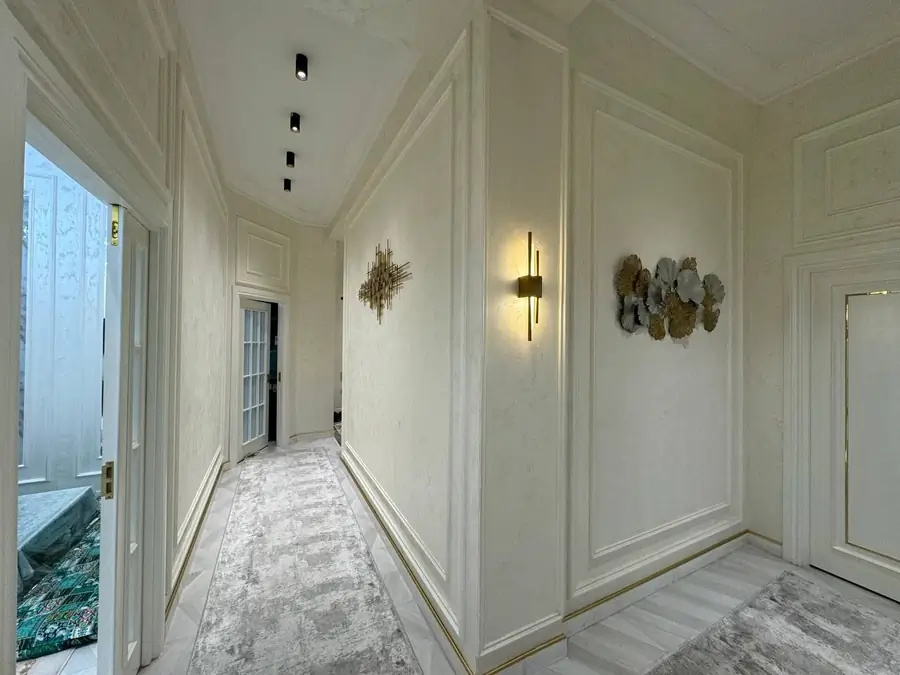 Продается 3-комнатная квартира − 122 м²