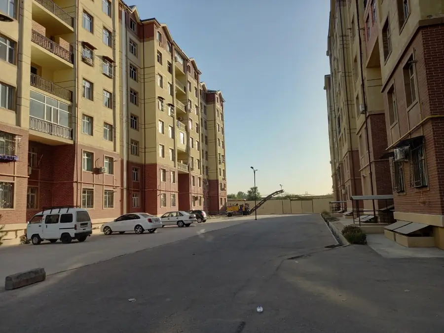 Savdo-sotiq maydoni − 463 m², 0/8 qavat
