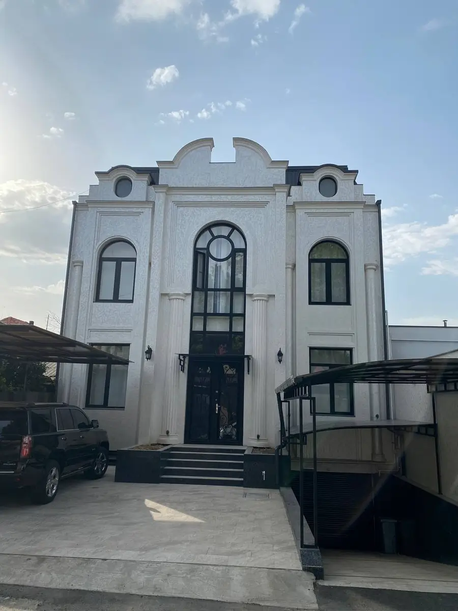 2 qavatli uy − 450 m², 3.5 sot. 