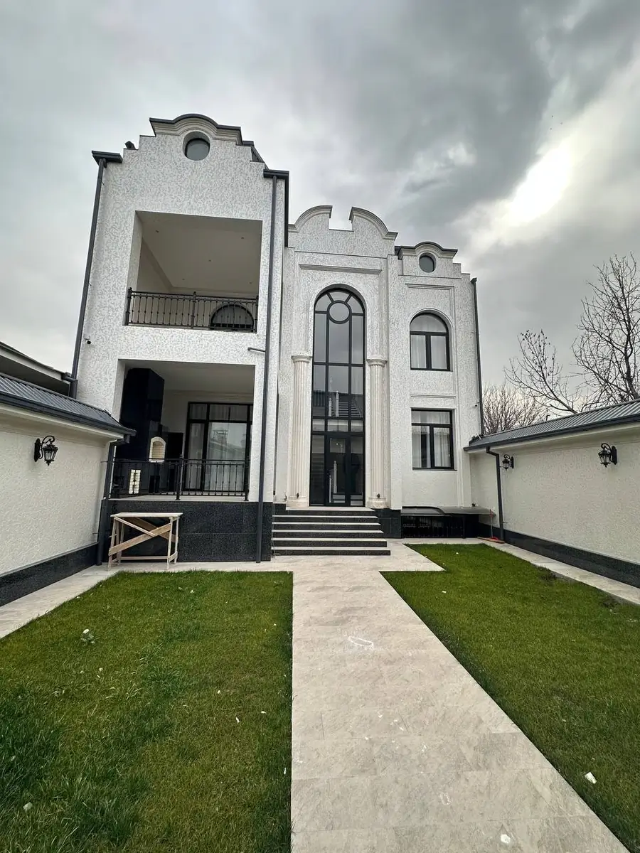 2 qavatli uy − 450 m², 3.5 sot. 