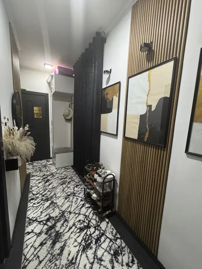 Продается 2-комнатная квартира − 43 м²