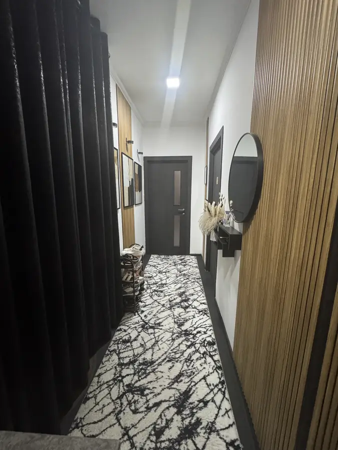 Продается 2-комнатная квартира − 43 м²