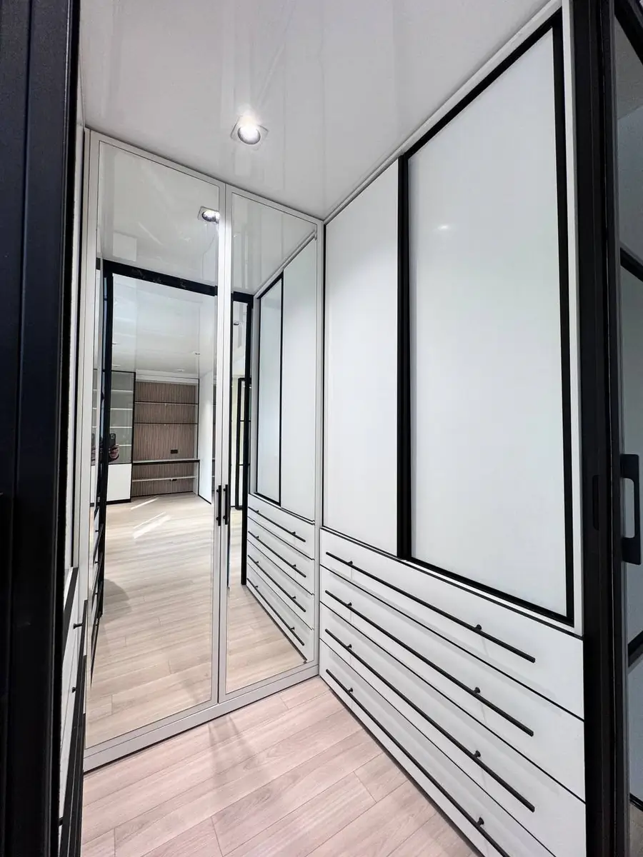 Продается 2-комнатная квартира − 100 м²