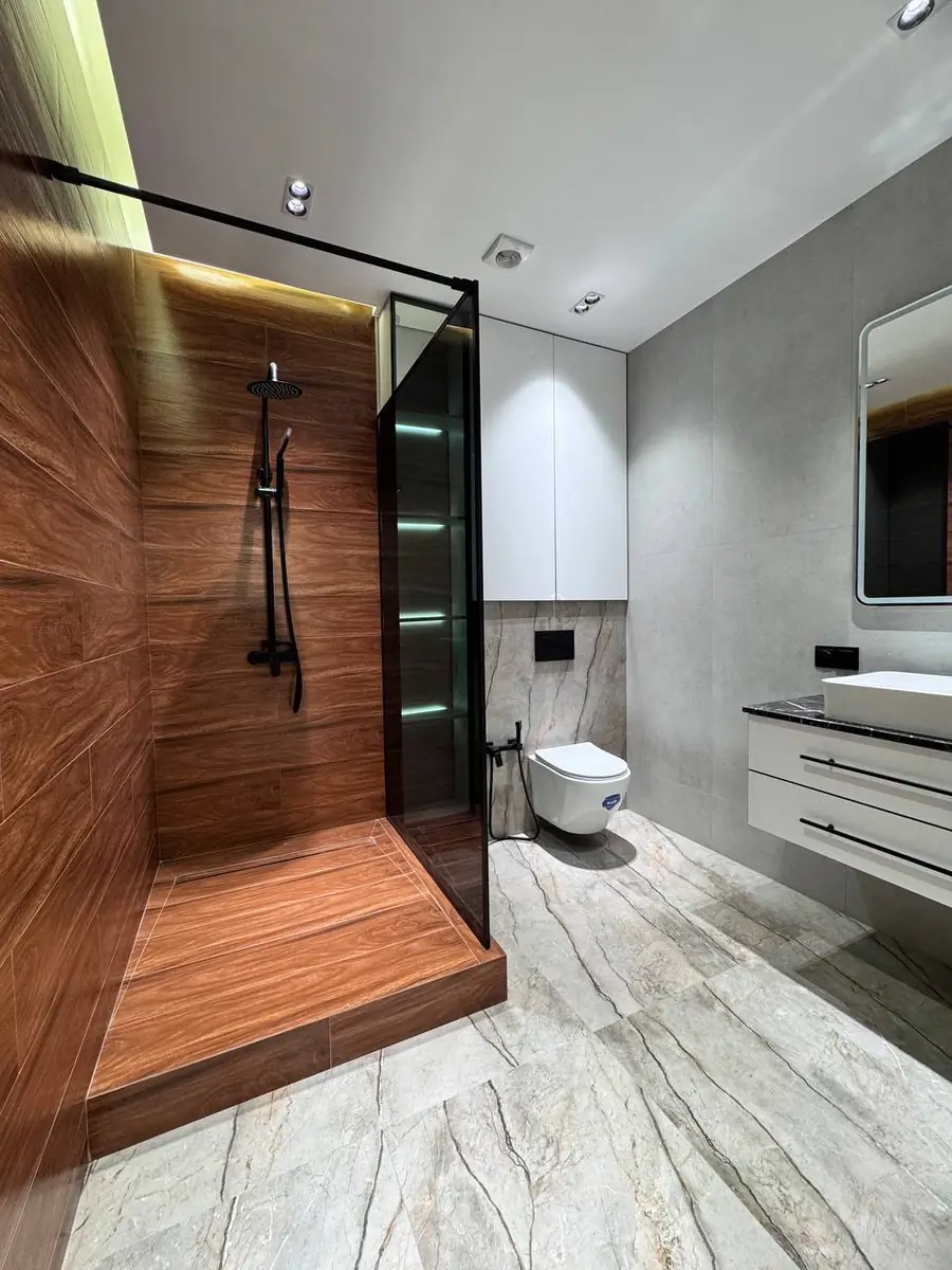 Продается 2-комнатная квартира − 100 м²