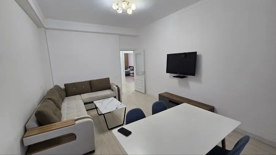 Продается 3-комнатная квартира − 74 м²