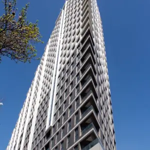 3-комнатная квартира − 130 м², 7/25 этаж
