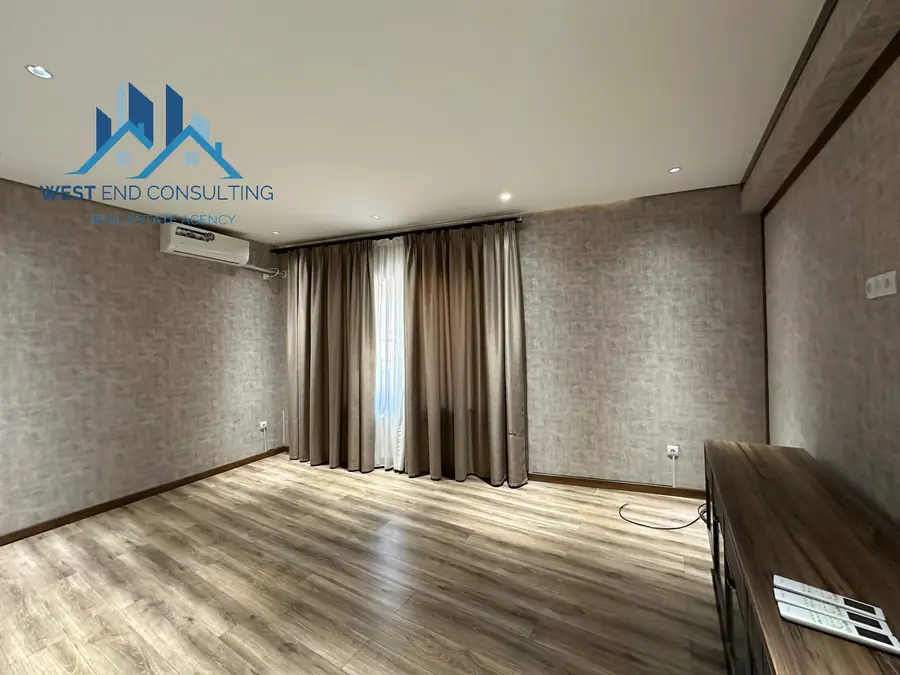 Ijaraga 4 qavatli uy − 350 m²