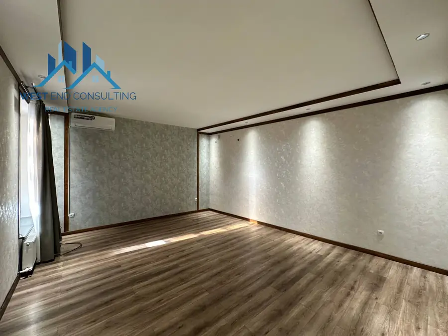 Ijaraga 4 qavatli uy − 350 m²