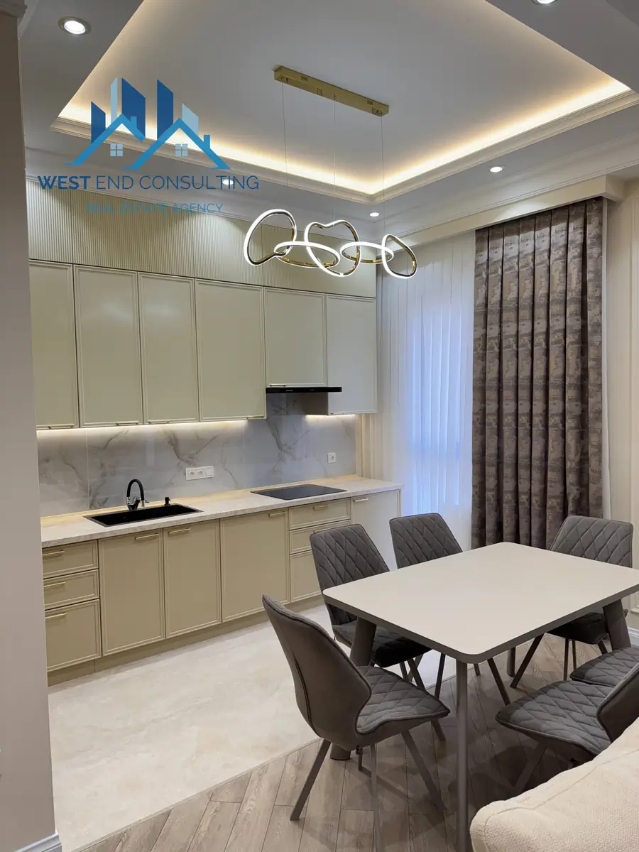 3-комнатная квартира − 80 м², 8/10 этаж