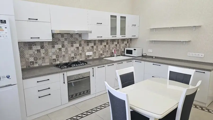 4-комнатная квартира − 108 м², 4/7 этаж