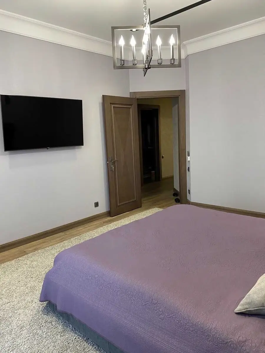 Сдается 3-комнатная квартира − 110 м²