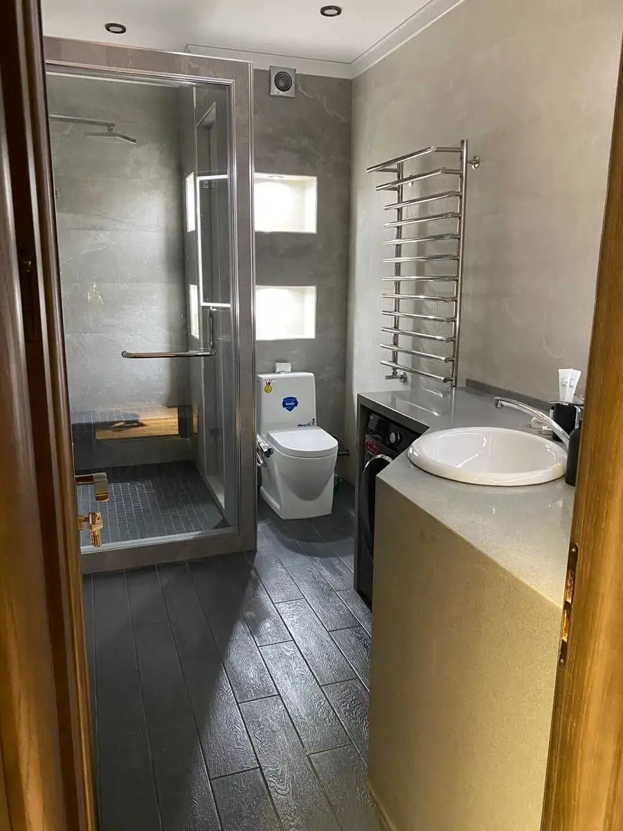 Сдается 3-комнатная квартира − 110 м²