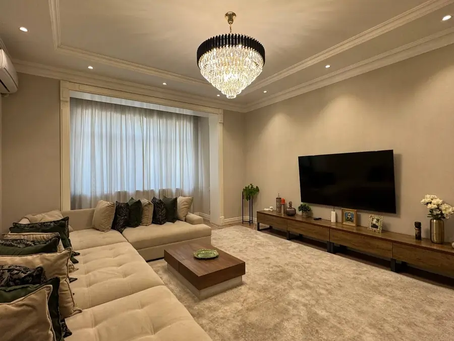 4-комнатная квартира − 165 м², 4/9 этаж