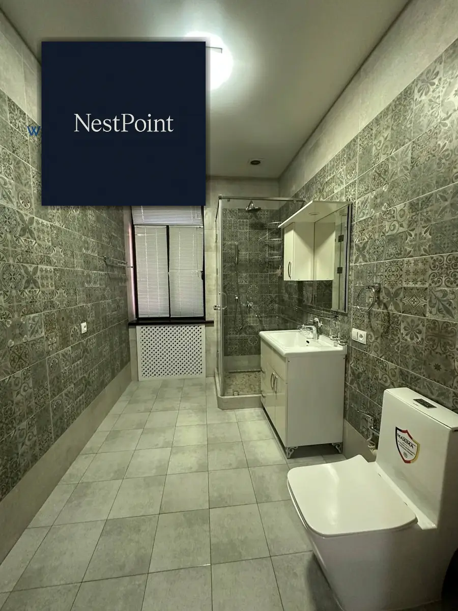 Ijaraga 4 xonali kvartira − 220 m²