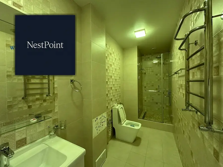 Ijaraga 4 xonali kvartira − 220 m²