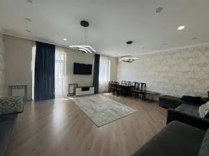 4-комнатная квартира − 230 м², 7/9 этаж