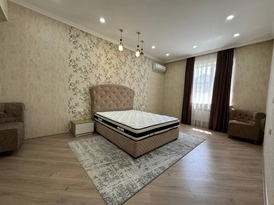 4-комнатная квартира − 230 м², 7/9 этаж