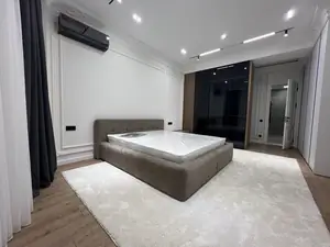 3-комнатная квартира − 130 м², 4/8 этаж