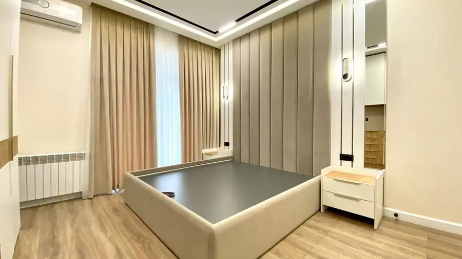 Сдается 2-комнатная квартира − 55 м²