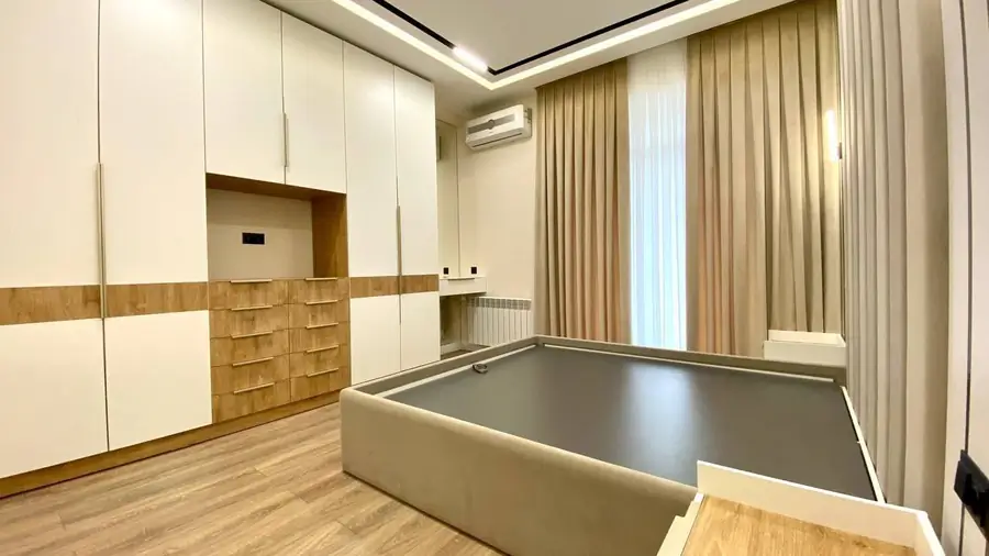 Сдается 2-комнатная квартира − 55 м²