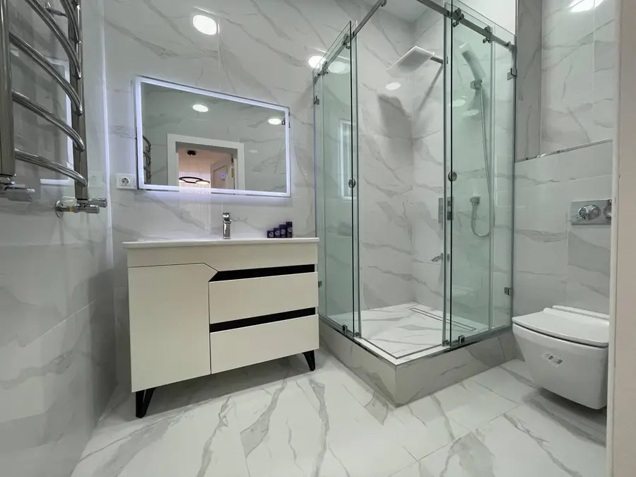 Сдается 3-комнатная квартира − 135 м²