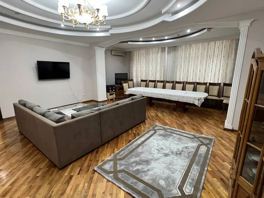 3-комнатная квартира − 140 м², 3/5 этаж