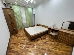 3-комнатная квартира − 140 м², 3/5 этаж