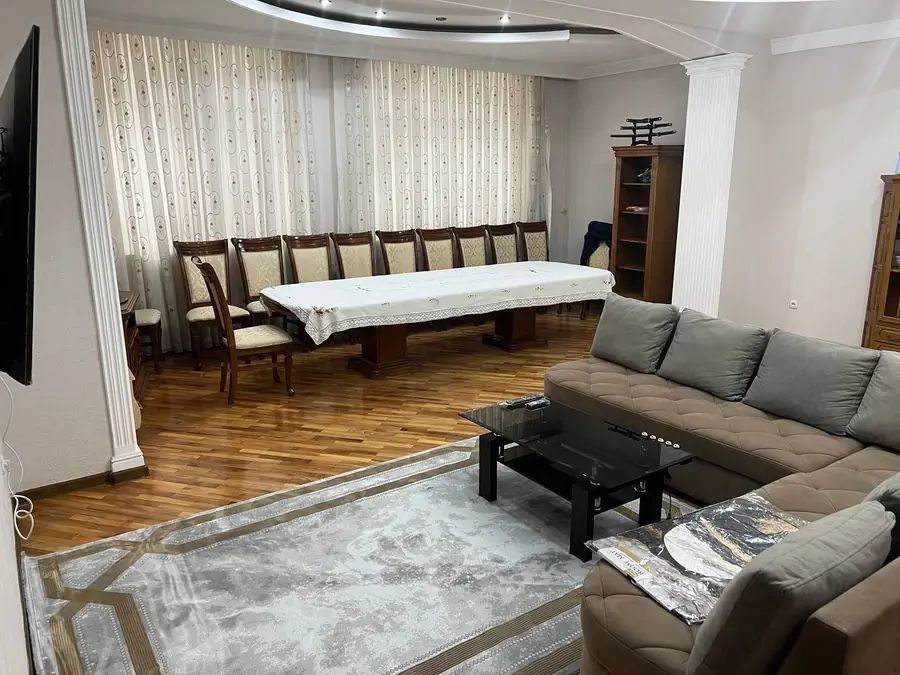 3-комнатная квартира − 140 м², 3/5 этаж