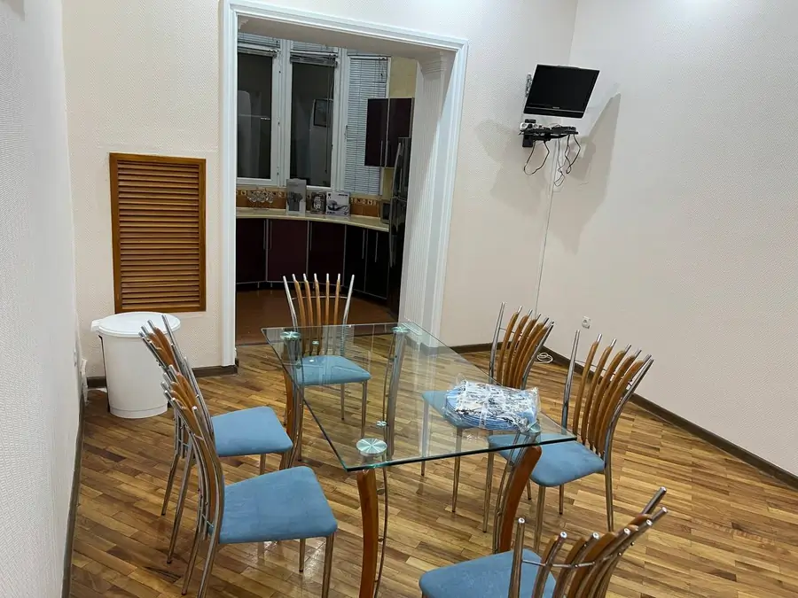 Ijaraga 3 xonali kvartira − 140 m²