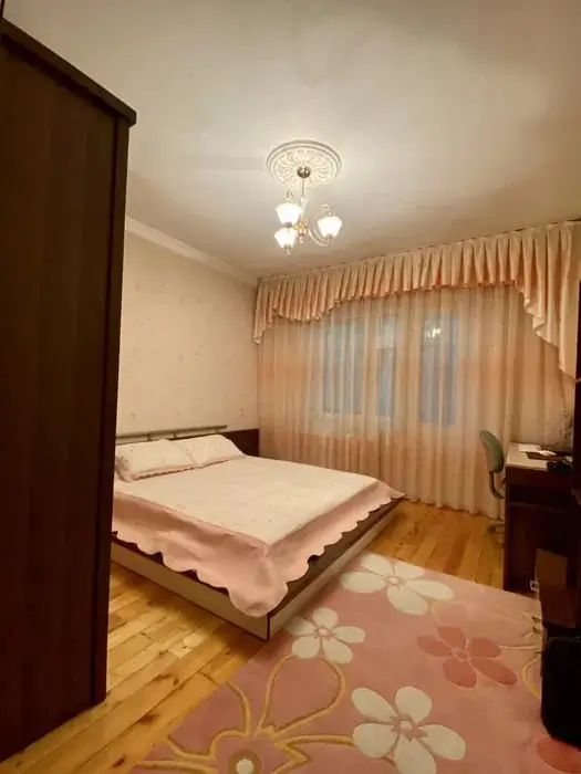 Сдается 3-комнатная квартира − 125 м²