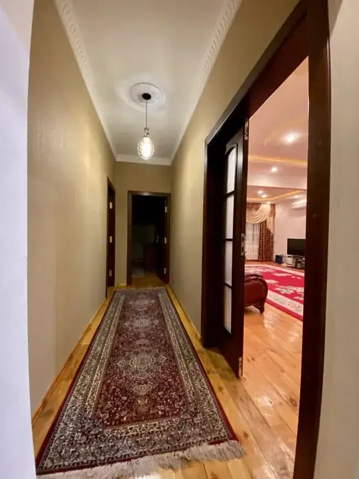 Сдается 3-комнатная квартира − 125 м²