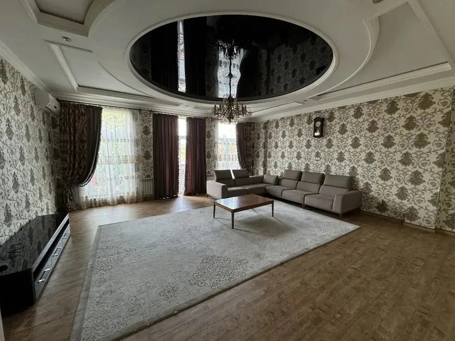 4-комнатная квартира − 165 м², 2/6 этаж