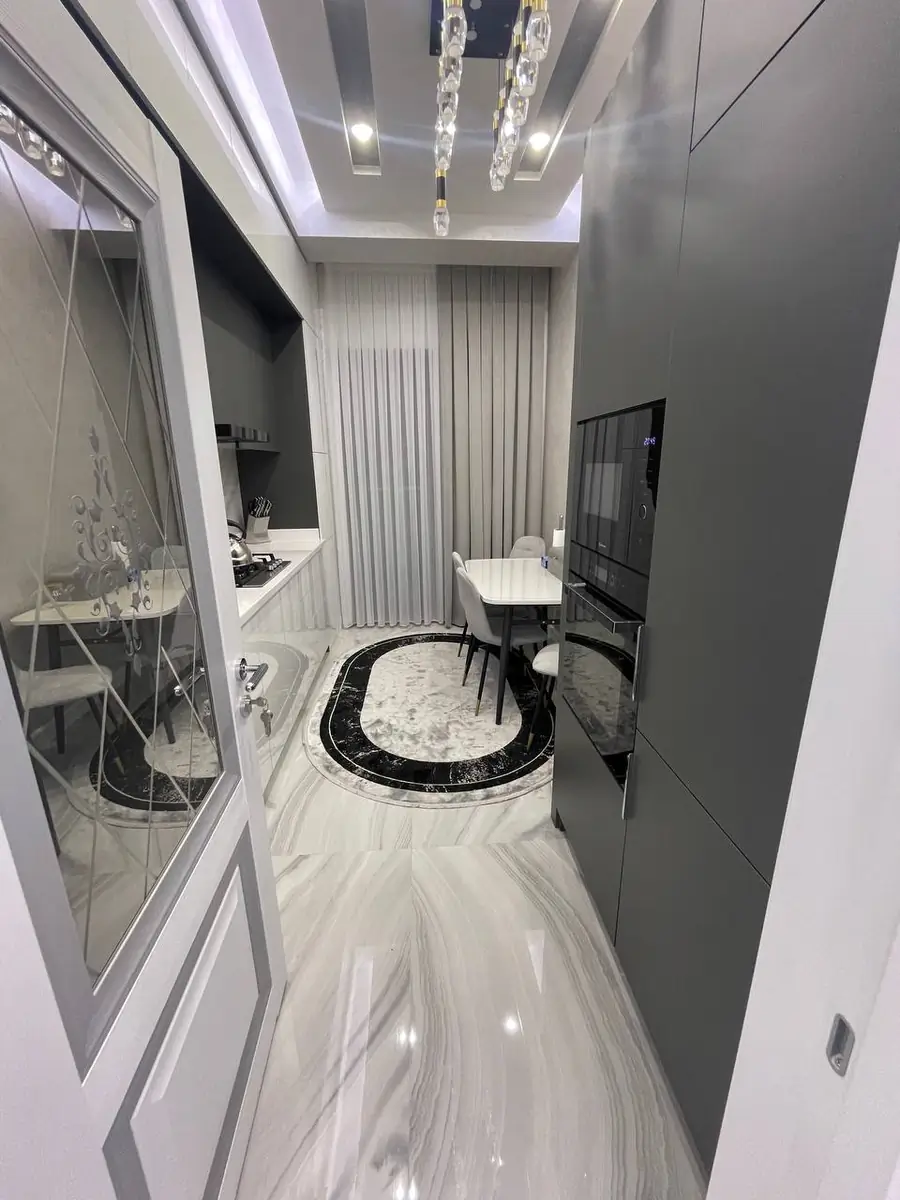 3-комнатная квартира − 100 м², 7/9 этаж
