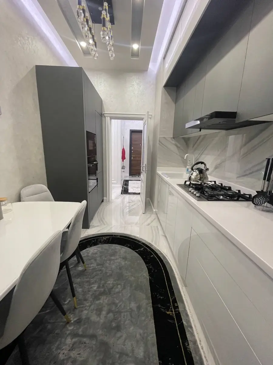 3-комнатная квартира − 100 м², 7/9 этаж