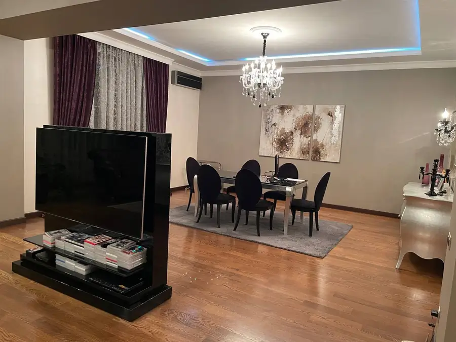 Более 5-комнатная квартира − 420 м², 6/9 этаж