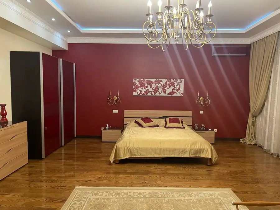 Ijaraga 5 dan ortiq xonali kvartira − 420 m²