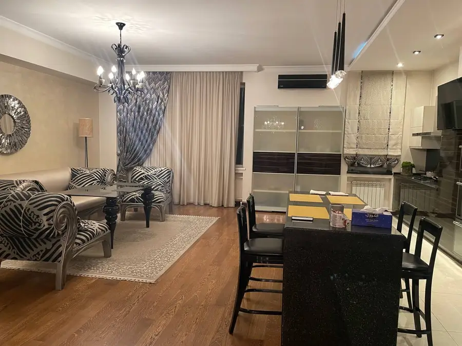 Ijaraga 5 dan ortiq xonali kvartira − 420 m²