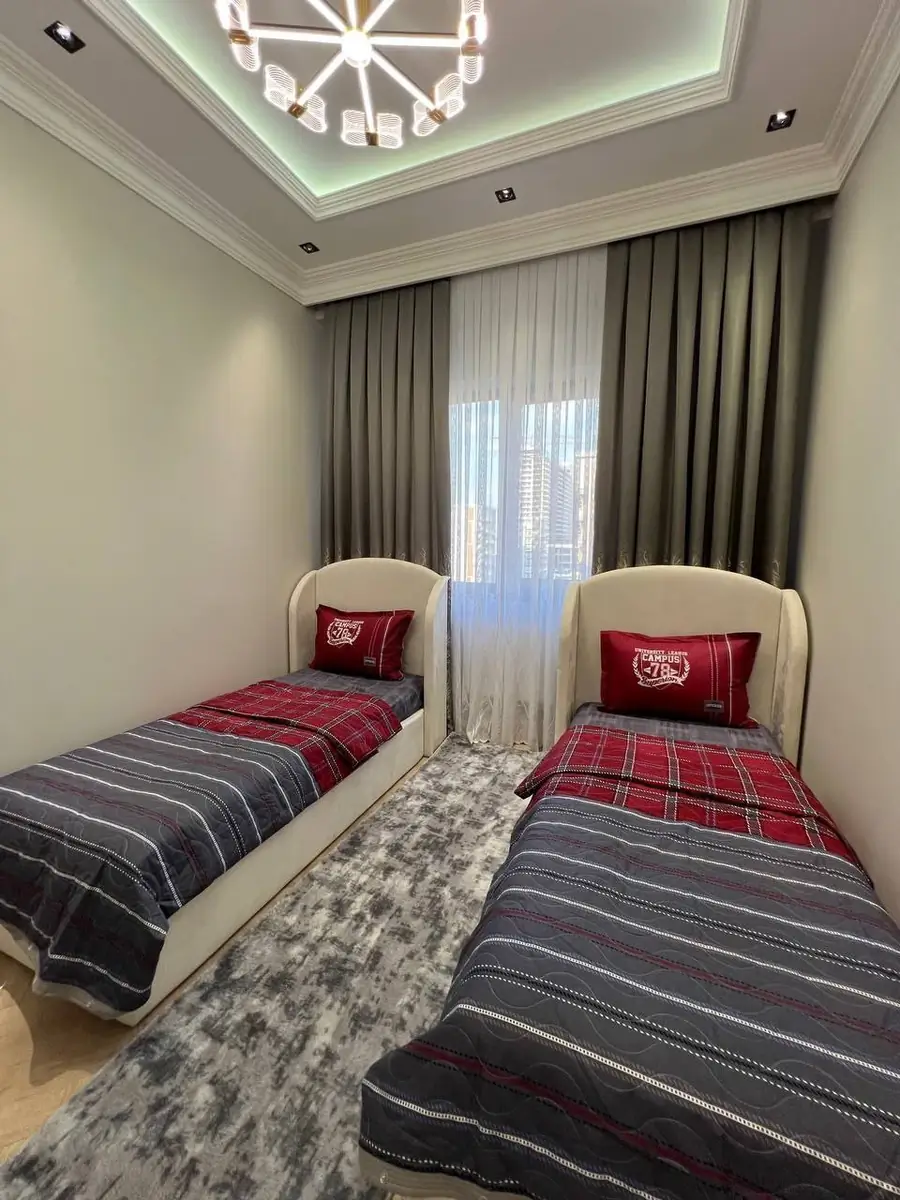 Сдается 3-комнатная квартира − 91 м²