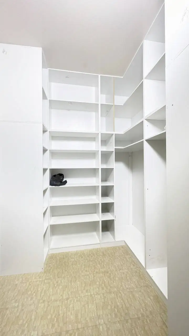 Сдается Более 5-комнатная квартира − 225 м²