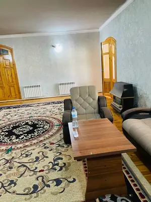 Сдается 3-комнатная квартира − 128 м²