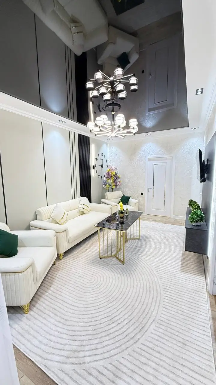 2-комнатная квартира − 53 м², 1/4 этаж