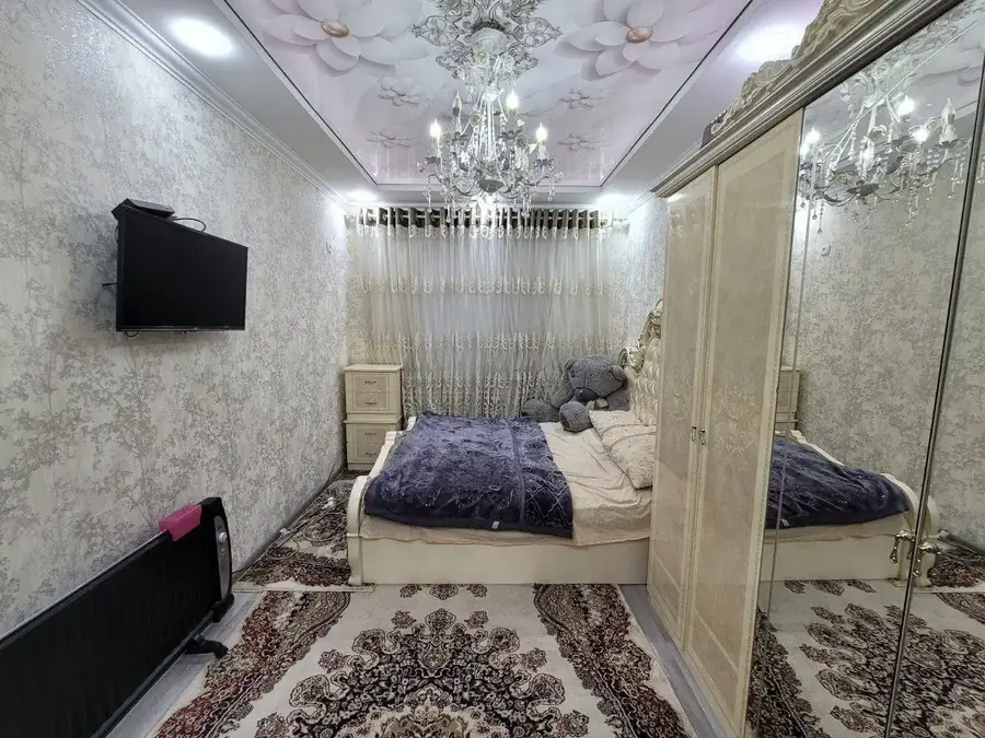 2-комнатная квартира − 62 м², 1/9 этаж