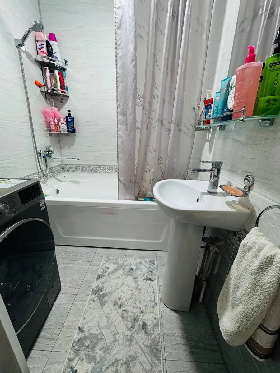 2 xonali kvartira sotiladi − 47 m²