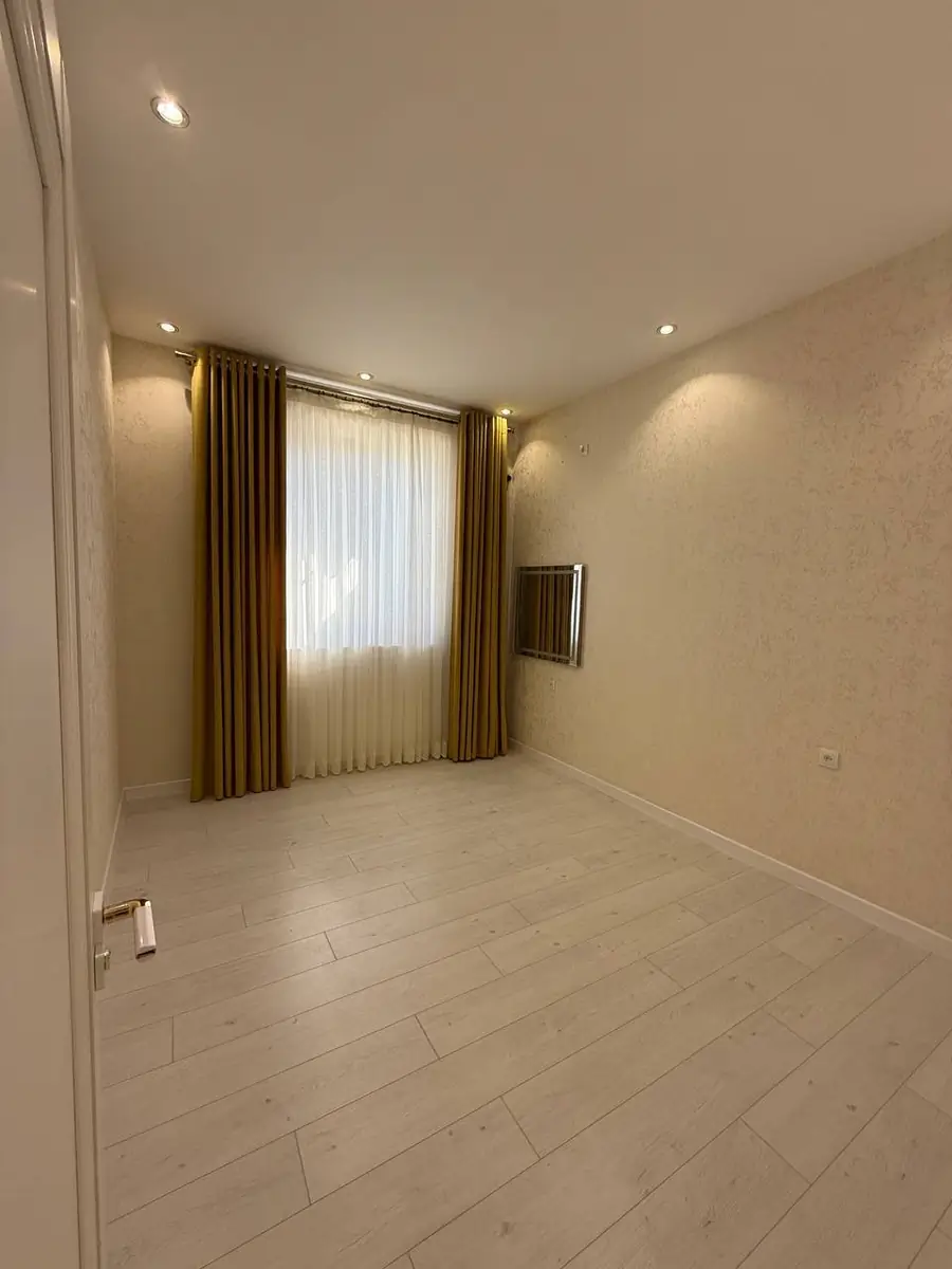 Yer uchastkasi sotiladi − 1.6 sot.