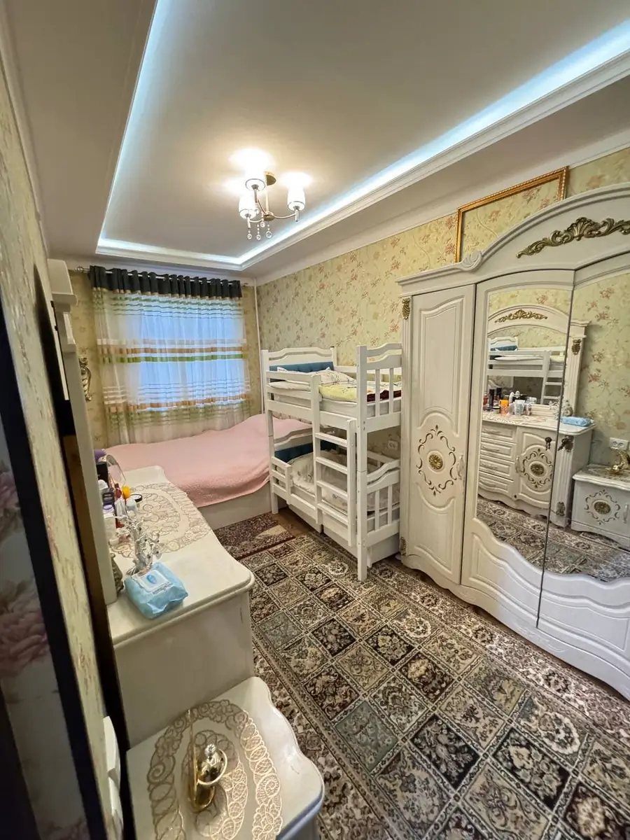 2-комнатная квартира − 52 м², 2/4 этаж