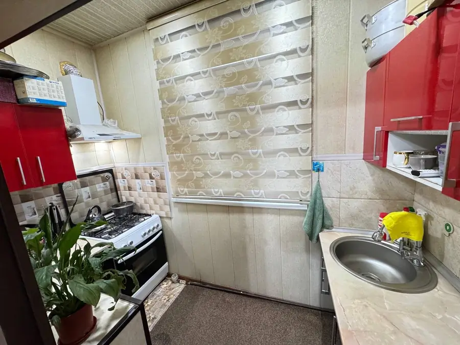 Продается 2-комнатная квартира − 52 м²