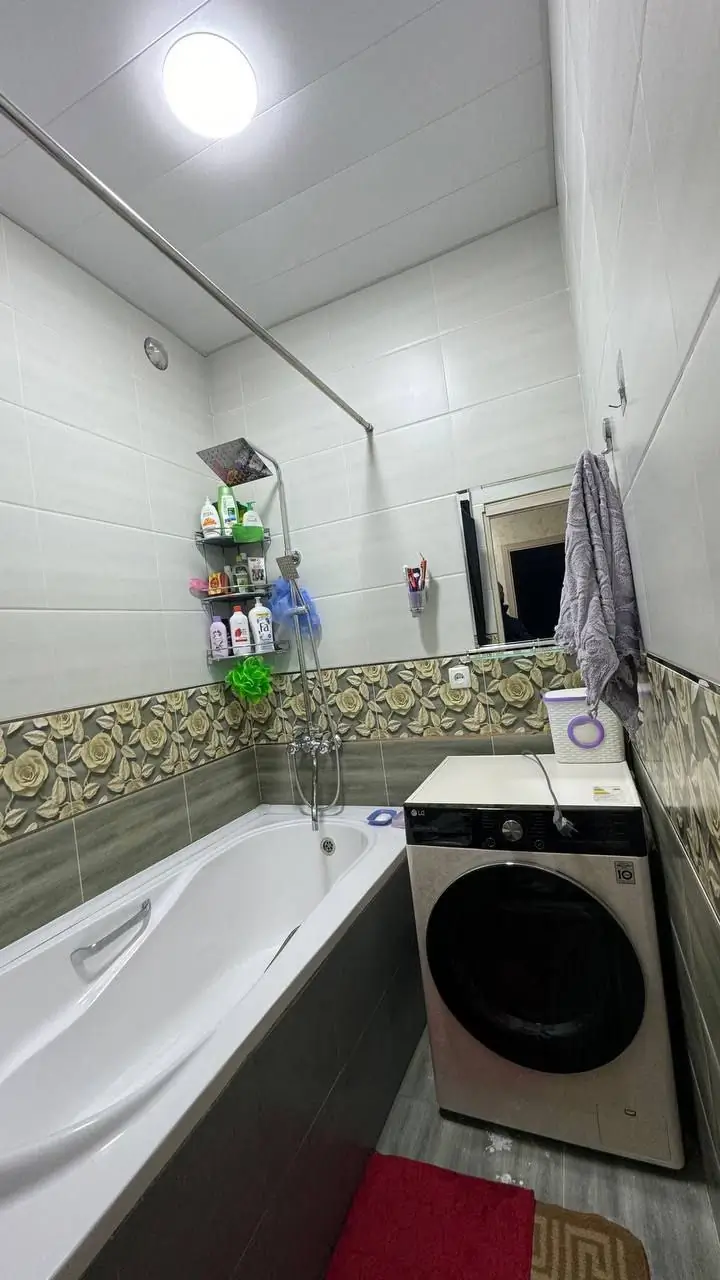 3 xonali kvartira sotiladi − 68 m²